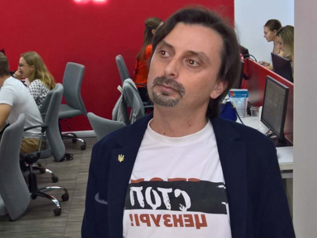 Бывший выпускающий редактор ZIK Крымов заявил, что шеф-редактор канала запретила показывать протесты против регистрации в ЦИК Клюева и Шария
