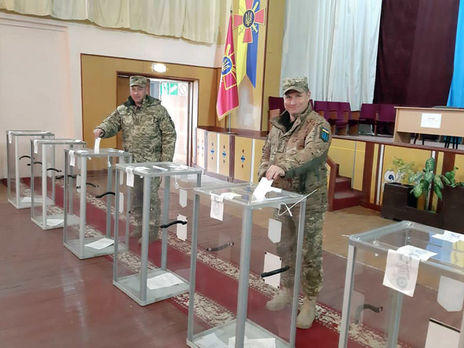 На виборах президента військовослужбовці мали можливість голосувати на спецдільницях