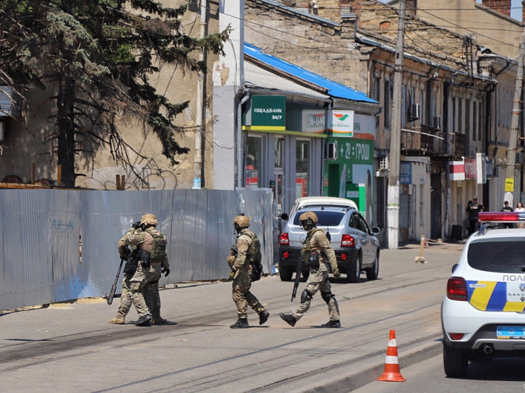 Полиция объявила об освобождении заложниц в Одессе. Злоумышленник требовал вертолет и $1 млн