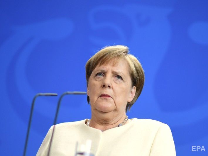 Меркель заверила, что следит за своим здоровьем