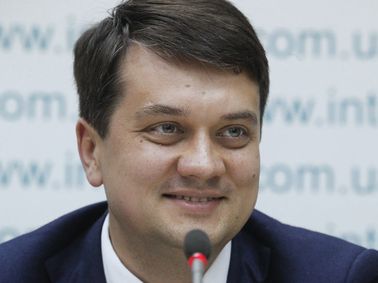 ﻿Разумков заявив, що "завдання не стоїть" вносити у Верховну Раду законопроєкти, присвячені Мінським угодам