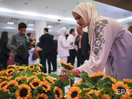 ﻿У Малайзії та Нідерландах відбулися церемонії через п'яту річницю катастрофи MH17. Фоторепортаж