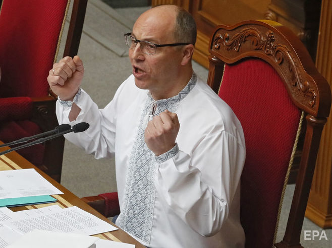 Парубий вновь заявил Зеленскому, что не может созвать внеочередное заседание парламента, но готов провести внеочередную сессию