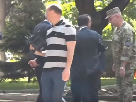 В СМИ опубликовали видео, как Зеленский якобы толкнул Полторака. В Минобороны инцидент не подтверждают