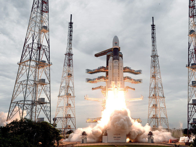 Индия отправила на Луну станцию и луноход. Видео