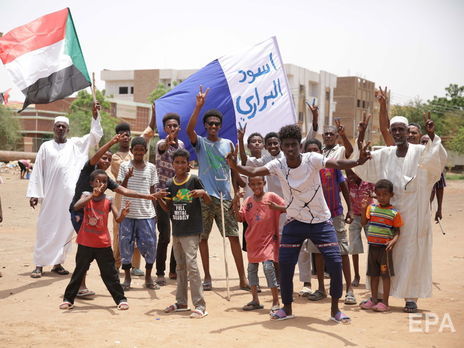 В Судане военные и оппозиция подписали конституционную декларацию о формировании органов власти