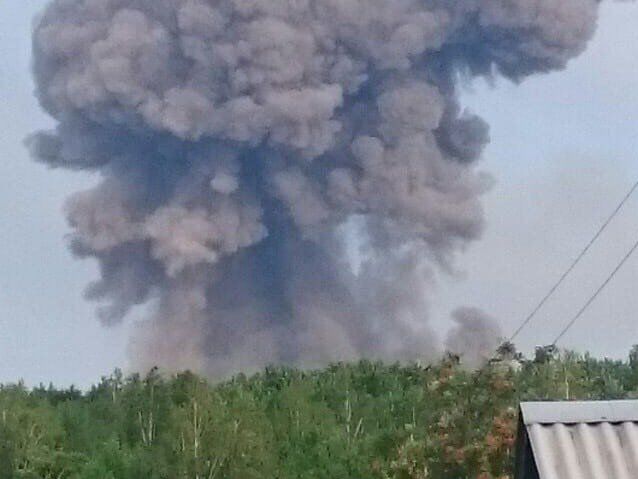 В минобороны РФ назвали причиной взрывов на складе боеприпасов в Красноярском крае человеческий фактор