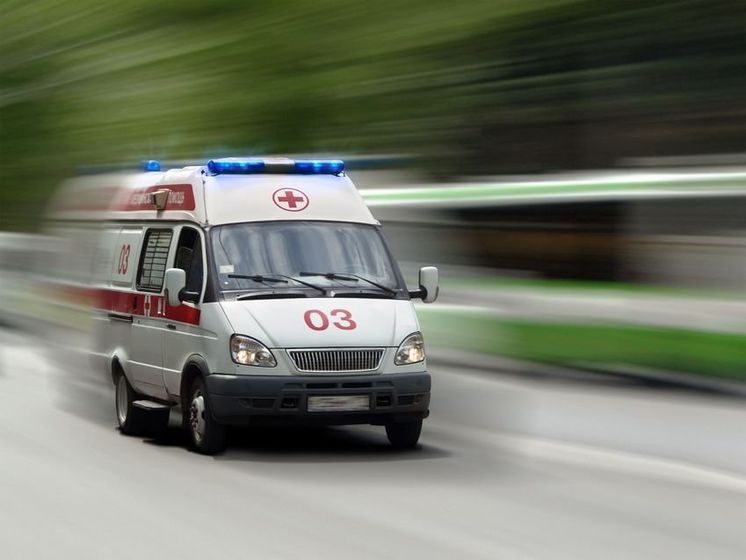 В России в результате ДТП автобус с туристами сорвался с обрыва, по меньшей мере 30 человек пострадали