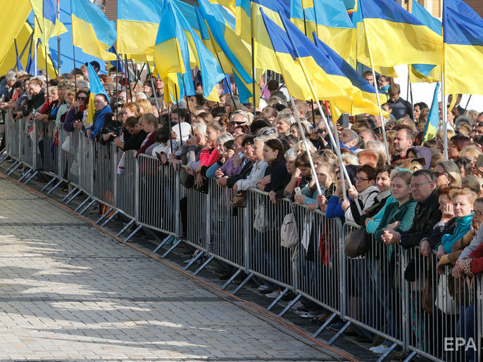 ﻿Хвилина мовчання на Майдані, музичний флешмоб і Марш захисників України. Офіс президента опублікував план заходів до Дня Незалежності