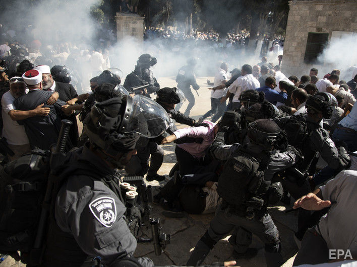 Количество пострадавших во время столкновений на Храмовой горе в Иерусалиме превысило 60