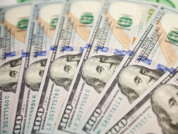 ﻿Зеленського просять замінити гривню на "більш стабільний" долар США – петиція