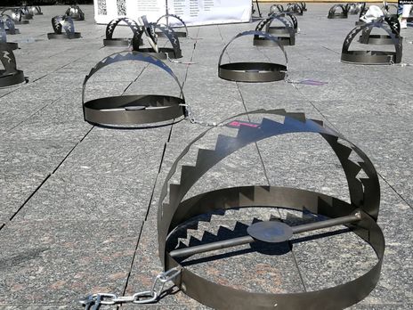 ﻿В Одесі на підтримку політв'язнів розставили 121 капкан 
