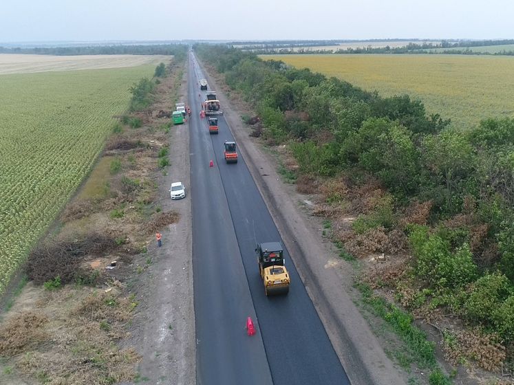 Кабмин Украины направил 2,014 млрд грн на развитие дорог государственного значения