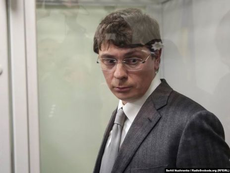 Крючков обязан сдать загранпаспорт и удерживаться от общения с другими фигурантами дела до 29 августа