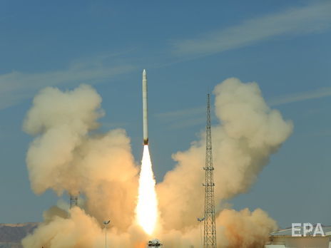 Новая китайская ракета-носитель вывела на орбиту три спутника. Видео