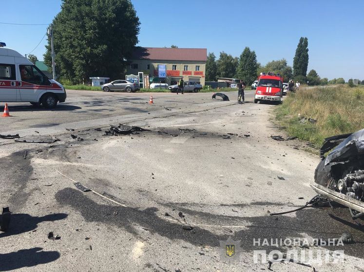 В Киевской области в результате ДТП погибли полицейский и семилетний ребенок, еще два человека пострадали