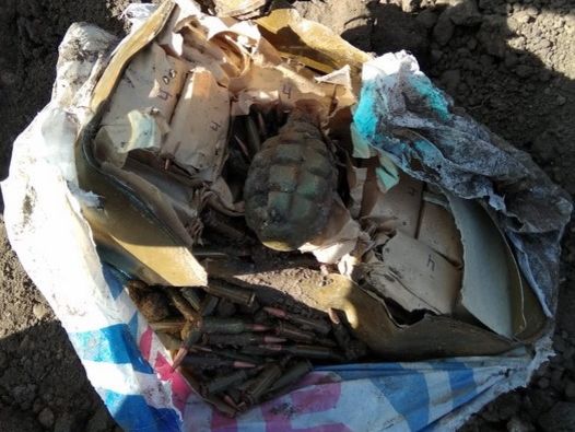 В Луганской области в заброшенной школе нашли тайник с боеприпасами, которые числились как утерянные
