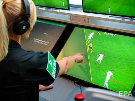 ﻿ФІФА розглядає можливість заміни лайнсменів роботами – ЗМІ