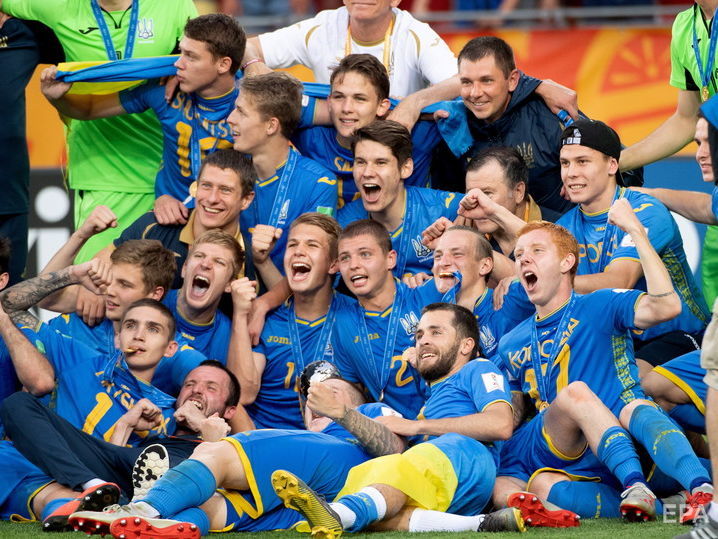 ﻿Футболісти молодіжної збірної України, яка стала чемпіоном світу, отримали по 18 тис. грн премії