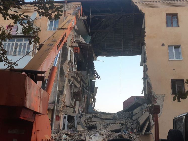 Спасатели нашли тело еще одного погибшего под завалами дома в Дрогобыче
