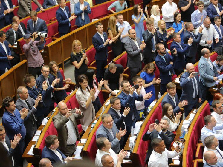 Рада направила в Конституционный Суд законопроект о законодательной инициативе народа