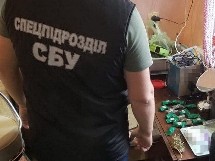 Два жителя Хмельницкой области создали нарколабораторию, правоохранители изъяли наркотиков почти на 2 млн грн &ndash; СБУ