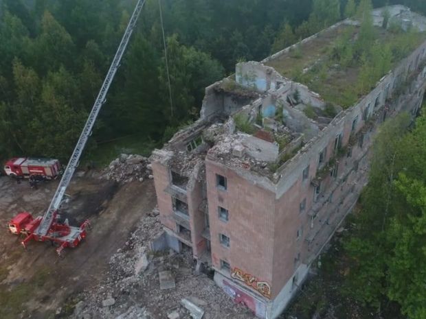 В Подмосковье под руинами обвалившейся пятиэтажки нашли тела трех погибших