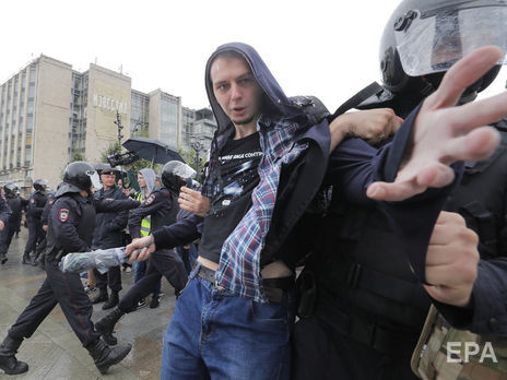 У російській Думі вважають, що демонстранти дуже агресивно поводилися щодо поліцейських і росгвардійців
