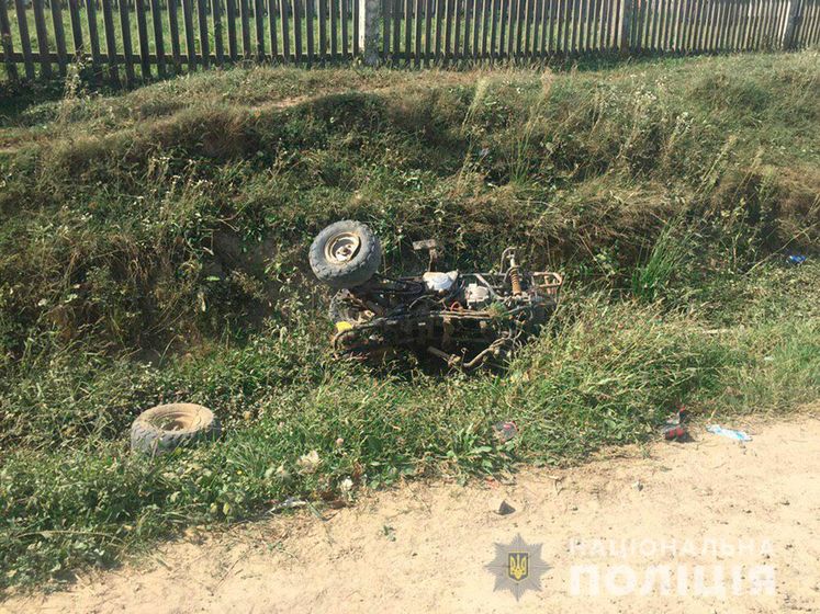 ﻿У Чернівецькій області загинула восьмирічна дитина, яка їхала на квадроциклі, її збив п'яний водій – поліція
