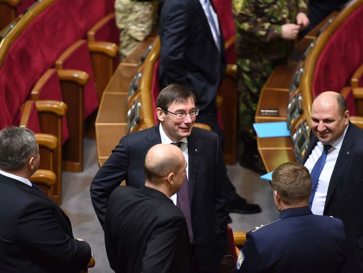 В Раду внесен законопроект, позволяющий Луценко занять пост генпрокурора