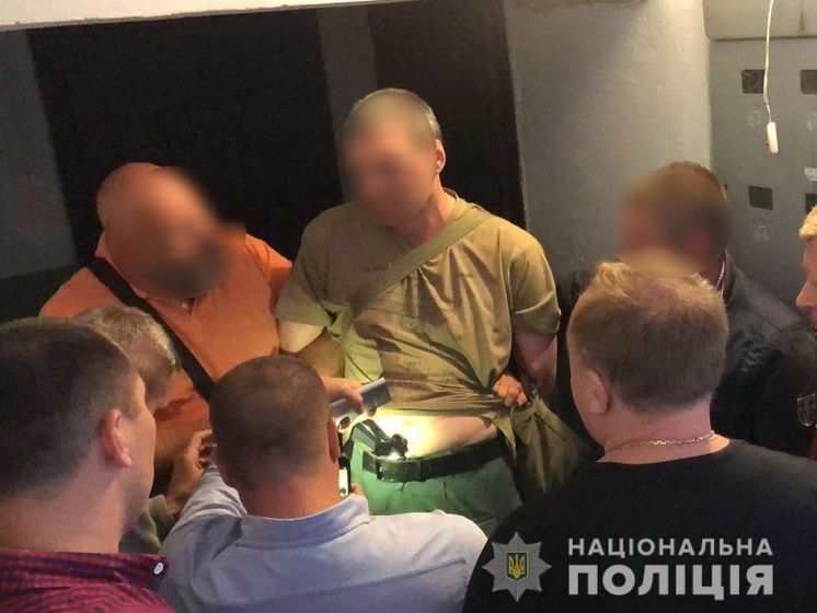 У подозреваемого в убийстве трех сотрудников АЗС в Николаеве при задержании обнаружили сумку с оружием – СМИ