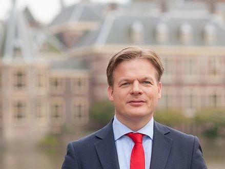 Голландский политик Омцихт не исключает подачи иска против России и Украины за утаивание сведений о катастрофе МН17