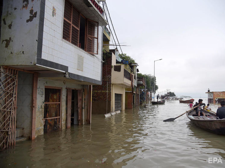 ﻿В Індії через сильні зливи протягом чотирьох днів загинуло 100 осіб