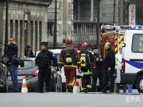 ﻿Напад на поліцейських у Парижі. Убивця перед інцидентом розповідав, що 