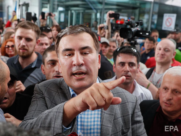 Военная прокуратура открыла производство о насильственном выдворении Саакашвили из Украины