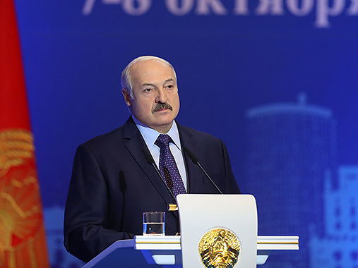 ﻿Лукашенко: Зеленського залишили сам на сам із проблемами врегулювання на Донбасі