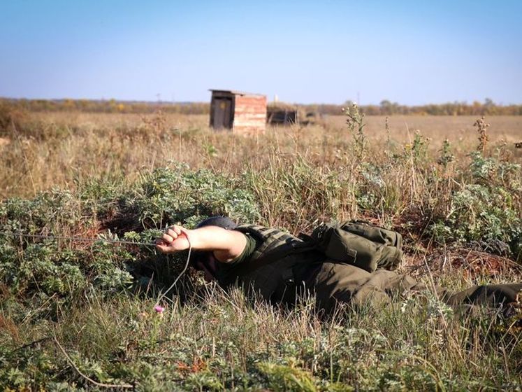 ﻿На Донбасі під час обстрілу загинув український військовий