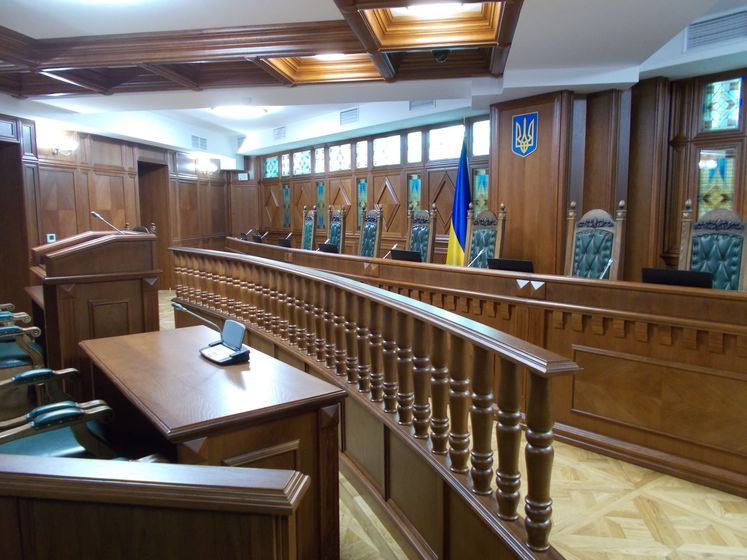 Восстановленный судом в должности главы Конституционного Суда Шевчук пришел на работу