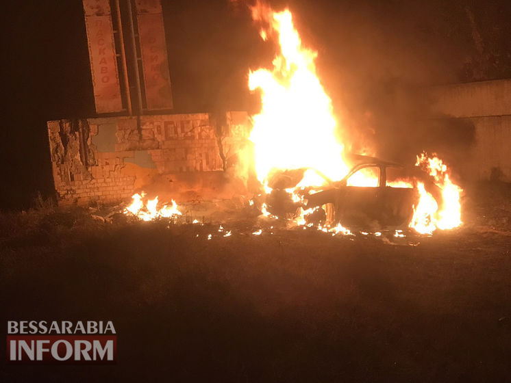 ﻿В Одеській області після ДТП вибухнув автомобіль, загинуло двоє людей – ЗМІ