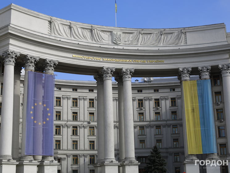 МИД Украины: За границей легально находятся более 5 млн украинцев