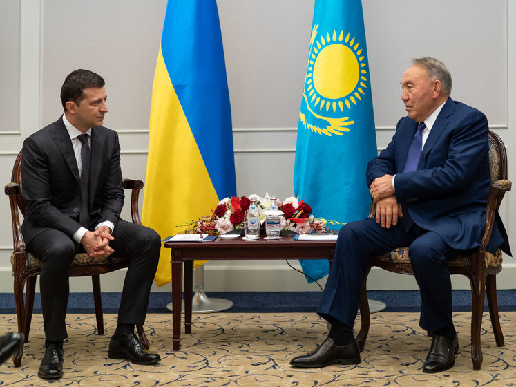Зеленский о встрече с Назарбаевым: Он очень любит Украину и понимает украинцев