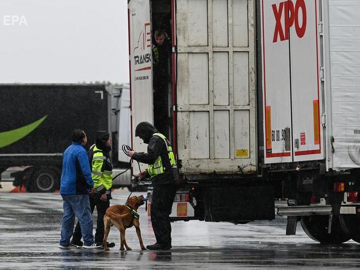 Во Франции в грузовике обнаружили 31 мигранта из Пакистана