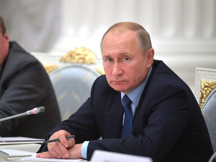 Путин заявил, что русскому языку в мире "объявили войну"