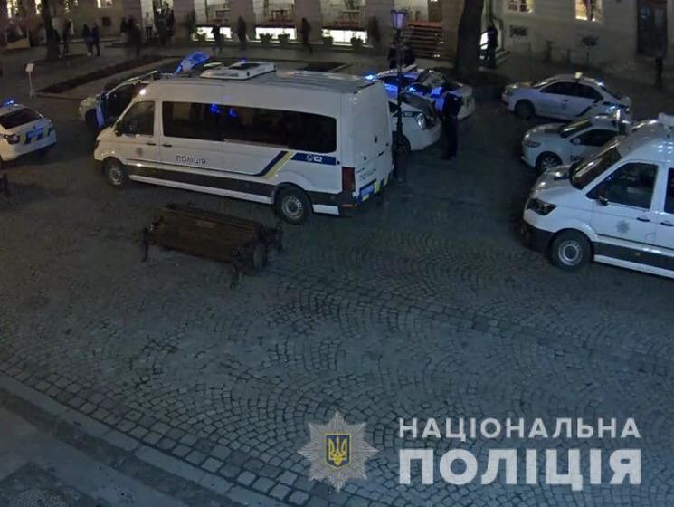 Во Львове подрались около 100 футбольных фанатов – полиция