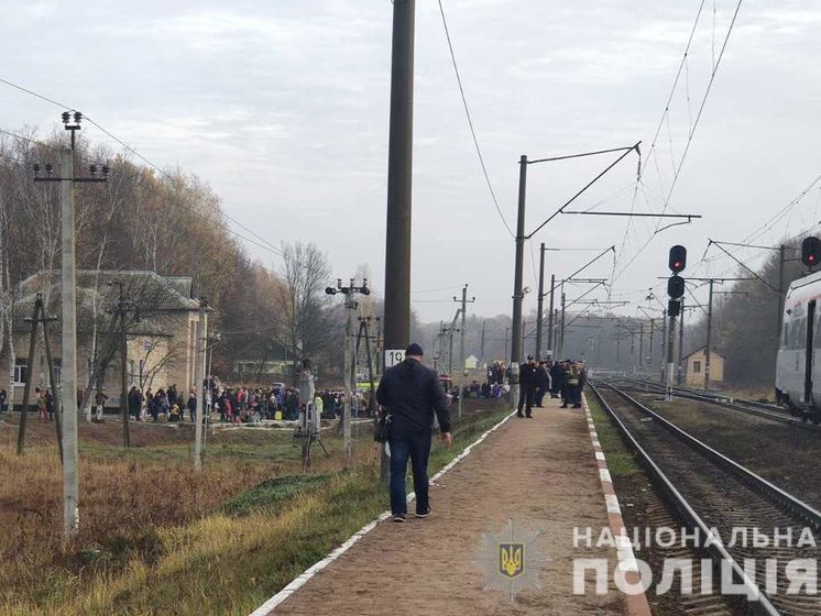 В Житомирской области из-за "минирования" поезда высадили около 500 пассажиров