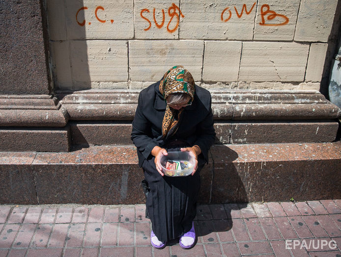 В 2015 году в Украине количество людей, которые относят себя к бедной части населения, увеличилось до 72%