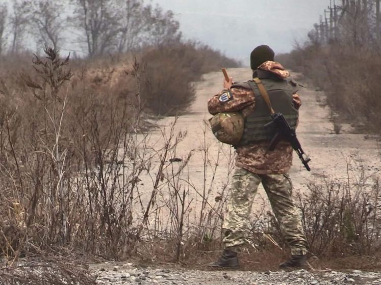 ﻿Загороднюк заявив, що в районі Петрівського українські військові відійшли на "навіть кращі" позиції