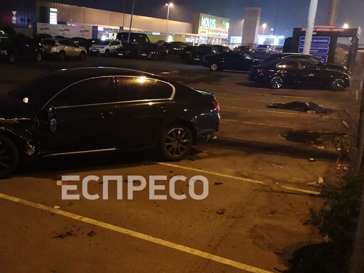 В Киеве Lexus вылетел на тротуар и насмерть сбил женщину