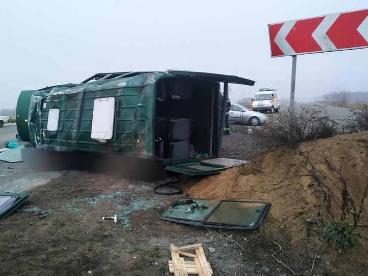 На оккупированной территории Донбасса перевернулся автобус. Два человека погибли, 12 пострадали