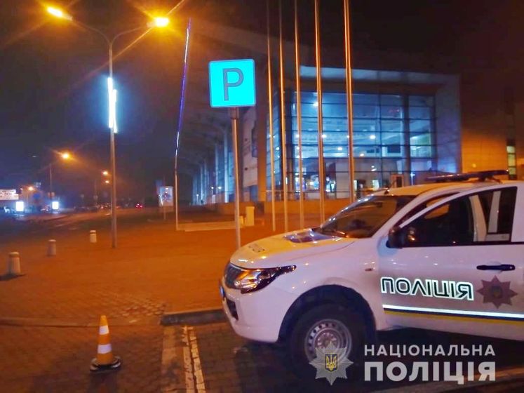 ﻿Поліція шукає вибухівку в харківському аеропорту та ще 53 об'єктах міста